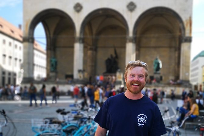 Classic Mike's Bike Tour daily @ 11.30 incl Beer Garden & Surfers - Residenz courtyards: palace scale without a full interior tour