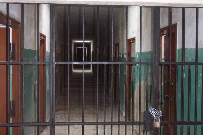 Dachau Concentration Camp Memorial Tour with Train from Munich - A Munich-Day Plan That Keeps You on Track
