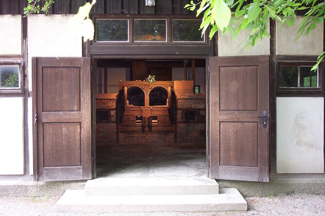 Dachau Concentration Camp Memorial Tour with Train from Munich - Morning vs 1:15 pm: Choose Your Crowd Level