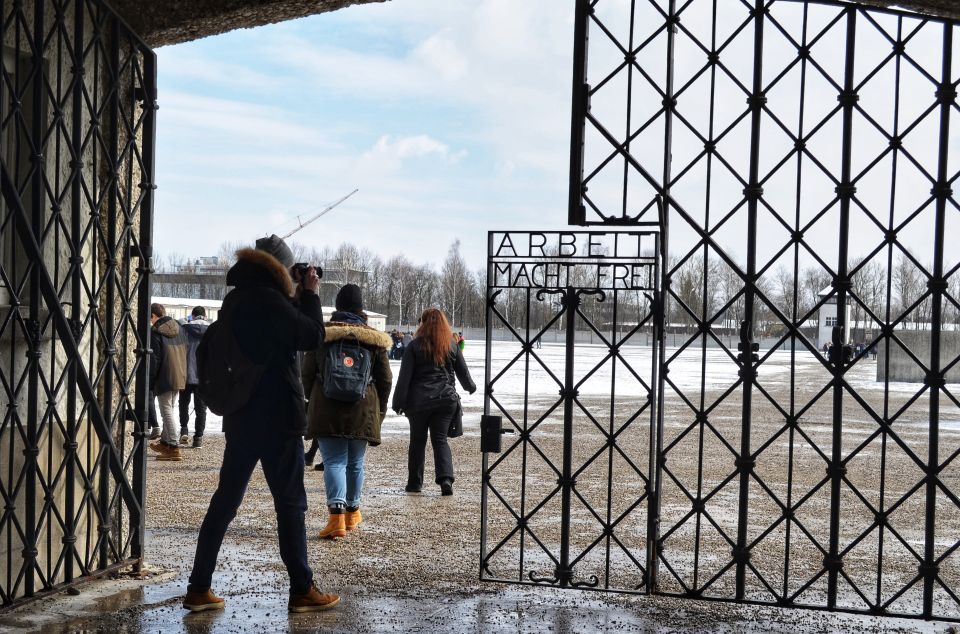 From Munich: Dachau Memorial Site Tour in Spanish - Key highlights at a glance