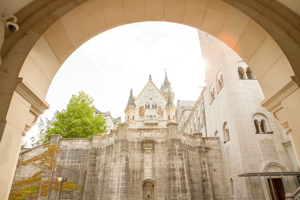 From Munich: Neuschwanstein Castle Full-Day Trip by Van - How the small-group van makes Neuschwanstein feel manageable