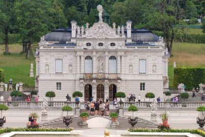 Half Day Private Tour Linderhof Castle & Oberammergau incl Ettal - Munich to the King’s Country: how the logistics actually feel