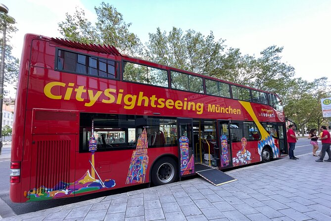 Hop-On Hop-Off Tour CitySightseeing Munich - The Red loop: Odeonsplatz, Marienplatz, the Opera area, and Deutsches Museum