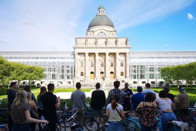 Mini Classic Bike Tour @ 4pm incl. Beer Garden & Surfers 2,5 hrs - Entering Munich’s Old Town by bike, starting at Marienplatz