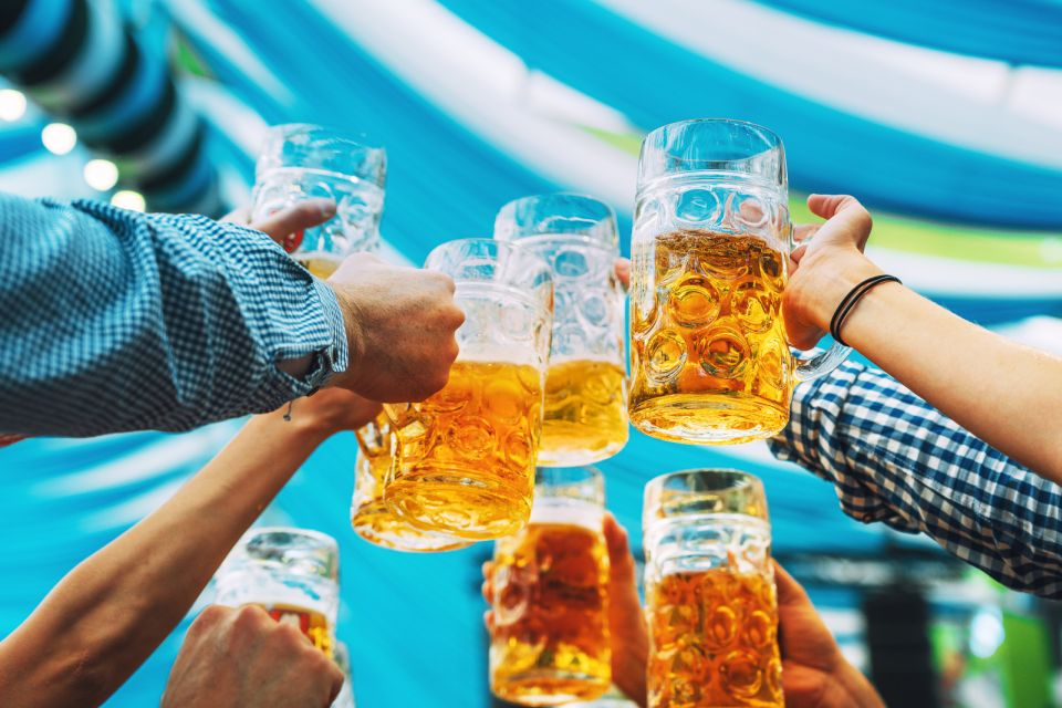 München: Oktoberfest Experience and Lunch in Tent - A Welcome Beer and a Guided Walk You Can Follow