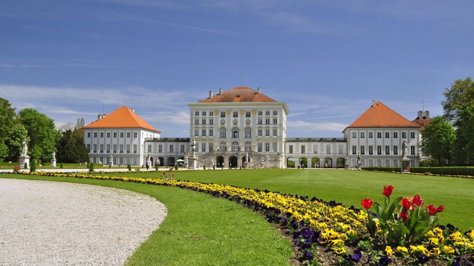 Munich: City Pass 45+ Top Attractions and Public Transport - Old Town Views and Guided Walking Tours in English and German