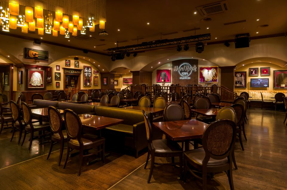 Munich: Hard Rock Cafe with Set Menu for Lunch or Dinner - Choose your set meal: Acoustic Menu (2 courses) vs Electric Menu (3 courses)