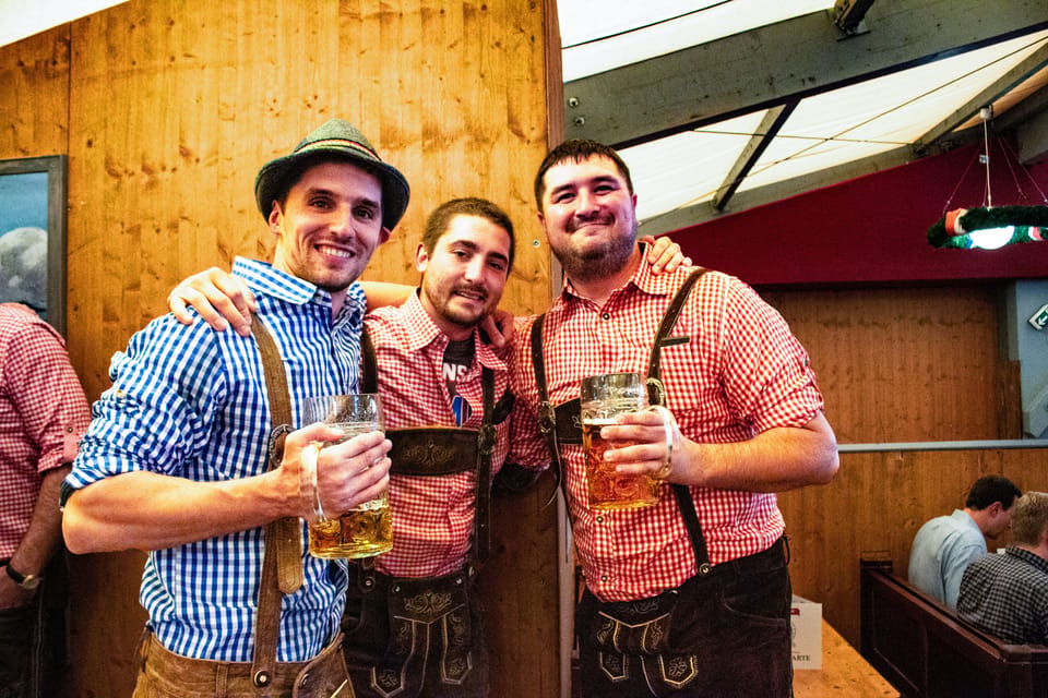 Munich: Oktoberfest Tour with Tent Reservation, Food & Beer - Why a Munich Oktoberfest tent reservation changes everything