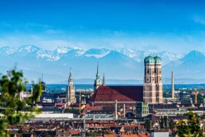 Munich : Private Walking Tour with A Guide (Private tour) - Meeting Point in Munich and Getting Oriented Fast
