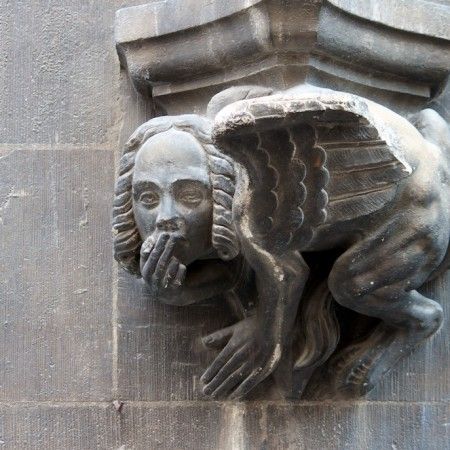 Munich: Spooky Tour of Old Town in German - Weather, Comfort, and How to Make the Walk Pleasant