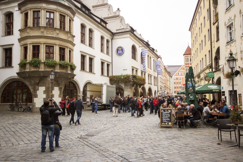 Munich: Third Reich & WWII Walking Tour - Feldherrnhalle: when propaganda tried to become takeover
