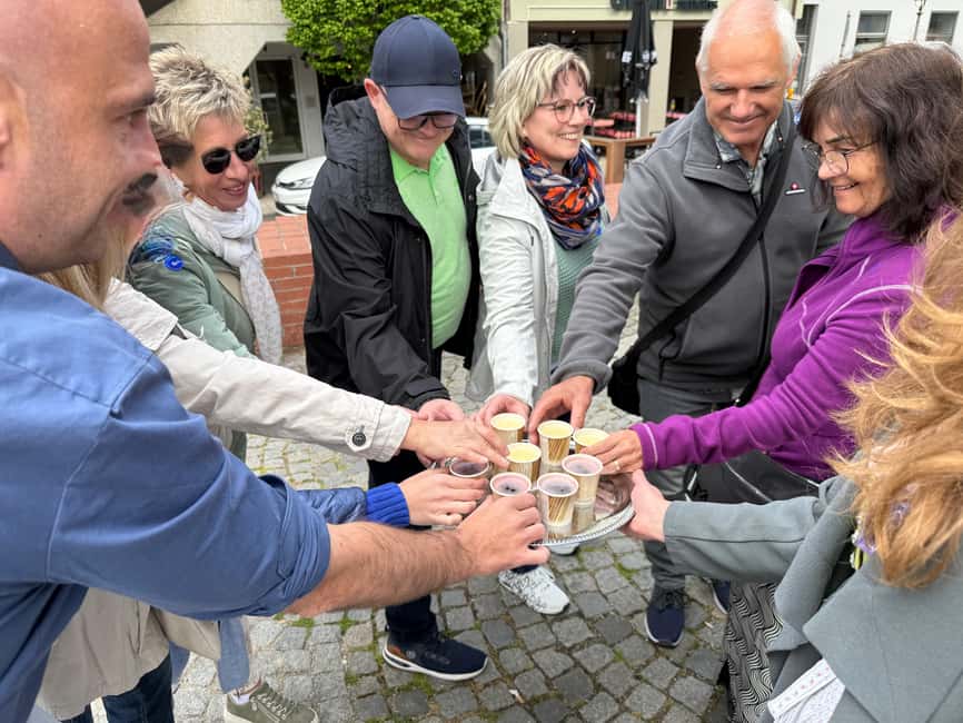 Munich: Viktualienmarkt Food Tasting Tour in German - Exotic fruits and fresh juice: the market balance you’ll appreciate later