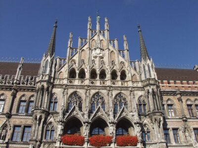 Munich: Walking Tour Old Town and Viktualienmarkt - St. Peter’s Church: the oldest parish stop you’ll actually remember