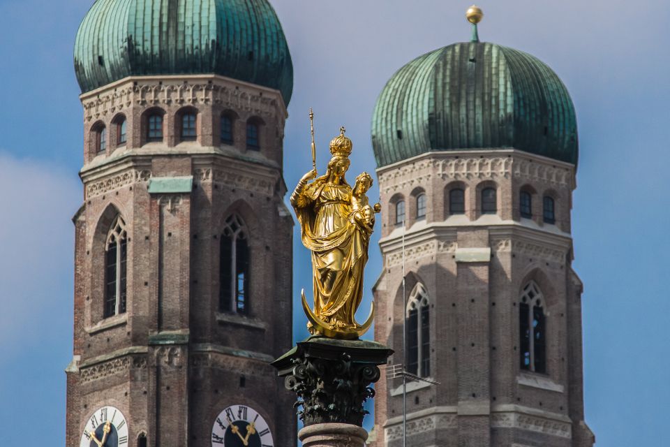 Mystic Munich - Sagas and Legends of the Old Town - Finding the tour start at Marienplatz and the Toy Museum entrance
