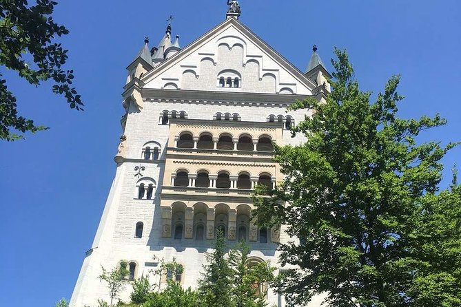 Neuschwanstein Castle and Linderhof Palace Day Trip from Munich - Coach comfort, schedule pressure, and how to stay in control