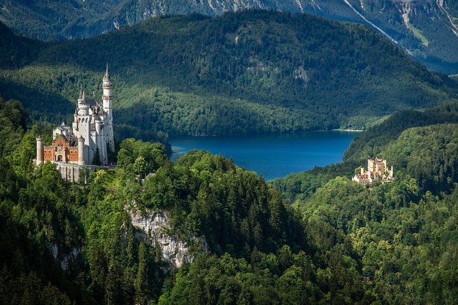 Neuschwanstein Castle Skip-the-Line Private Tour for Groups - Driving to Neuschwanstein: setting up the best castle timing