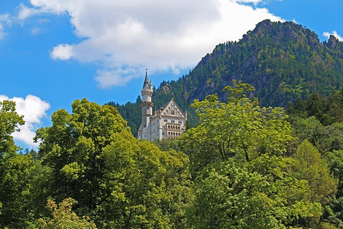 Neuschwanstein Castle Tour from Munich - Best Views You Get En Route: Lake, Gorge, and Hohenschwangau