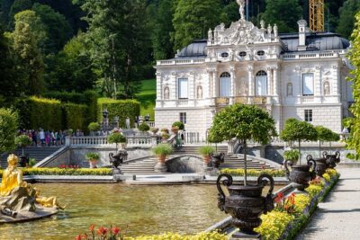 Premium Neuschwanstein Castle and Linderhof VIP Tour from Munich - Neuschwanstein Castle: Skip-the-Line Entry Meets the Uphill Reality