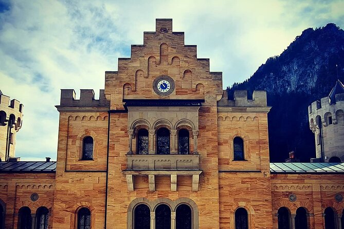 Private Tour to Neuschwanstein Castle & Linderhof from Munich - Romantic Road to Oberammergau: painted houses and Passion Play context