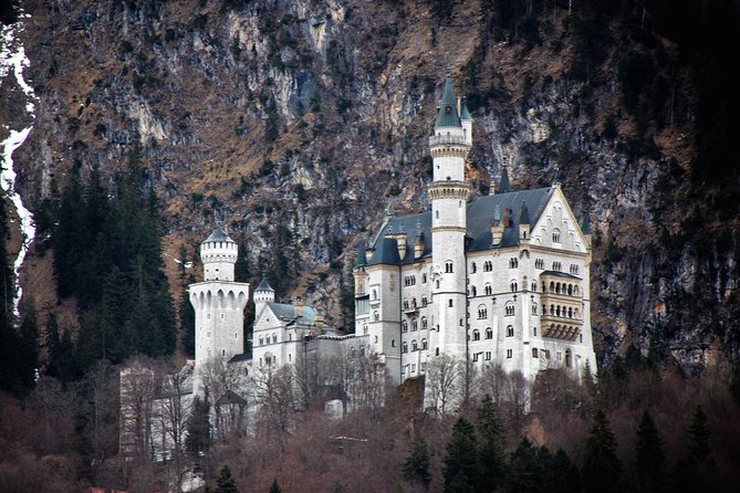 Private Tour to Neuschwanstein Castle & Linderhof from Munich - Neuschwanstein Castle: a guided tour with terraces, Ludwig II, and real walking