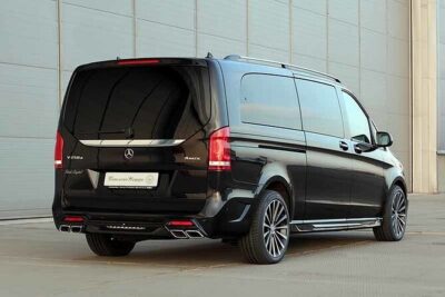 Private Transfer from Munich Airport to Munich City by Luxury Van - Comfort First: Bottled Water, Climate Control, and Real Luggage Handling