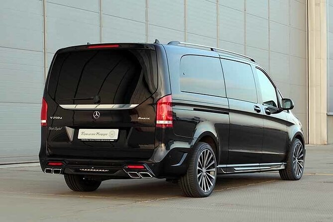 Private Transfer from Munich Airport to Munich City by Luxury Van - Comfort First: Bottled Water, Climate Control, and Real Luggage Handling